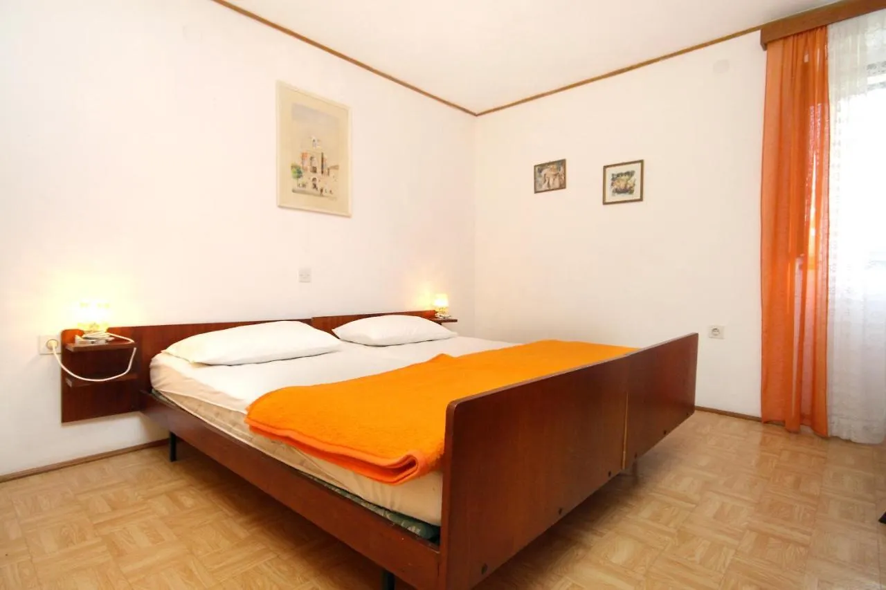 Casa de Férias Holiday House With A Parking Space Sveti Jakov, Losinj - 7950 Nerezine